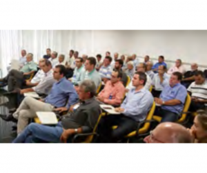 Reunião na sede do Sistema Ocemg em que foi decidida a criação de uma federação de cooperativas agropecuárias de Minas Gerais. Outubro de 2016.
